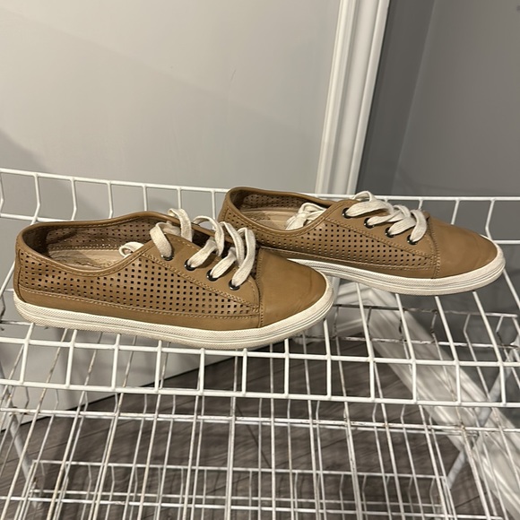 Tan Calvin Klein Sneakers - Picture 4 of 7